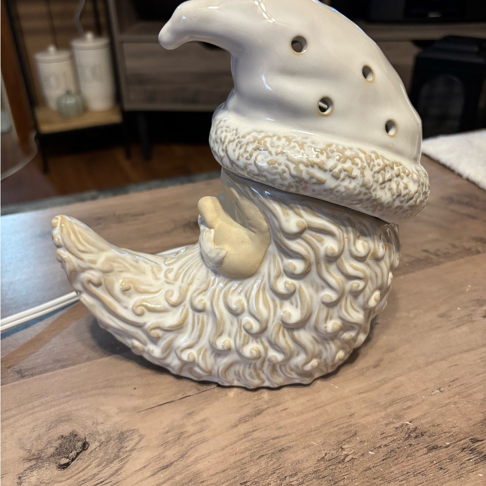 ⭐️Scentsy Cream Santa Wax Warmer